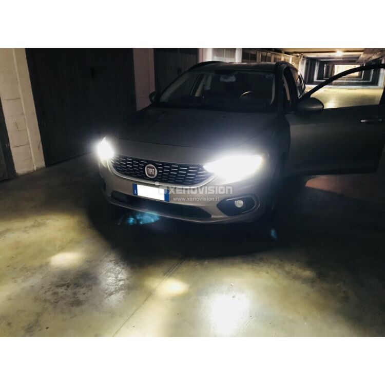 <p>Kit Xenon H7-C 6000k 35W DiamondPRO Xenovision ad architettura digitale 64-Bit. Lampade xenon H7-C Bianco Lunare. Ket KOREA, Qualita Garantita 2 anni</p>