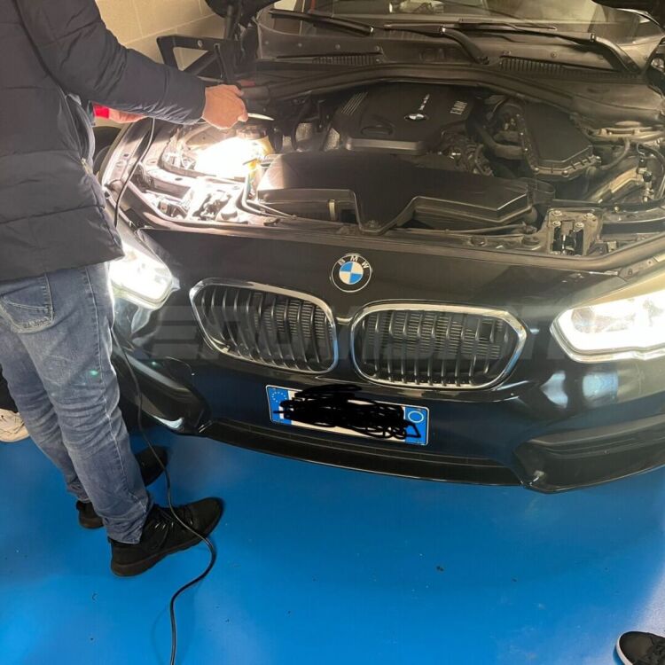 <strong>Kit Xenon </strong><strong>H7R</strong><strong> </strong><strong>Professionale</strong> BMW Serie-1</strong> F20 (2010 - 2019). Taglio di luce perfetto, zero spie e riverberi. Leggendaria elettronica Canbus Xenovision. Qualità Massima Garantita.