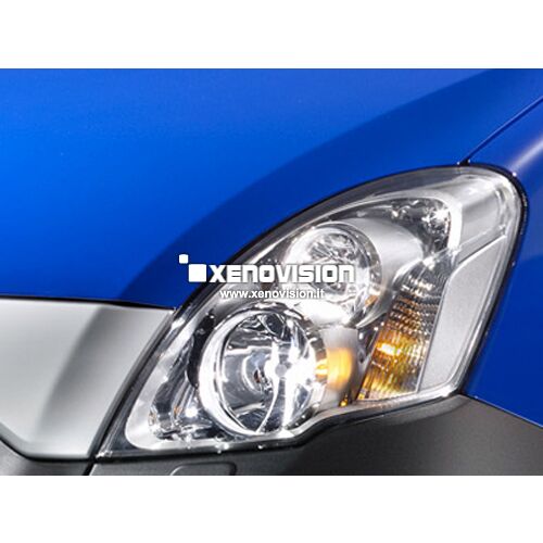 <p>Kit Xenon 35W Focus PRO Korea pacchetto specifico per Iveco Daily. Plug&amp;Play, contiene tutto l&#39;occorrente. Lampade speciali per questo faro, con Luce Bianco Lunare 6100k</p>