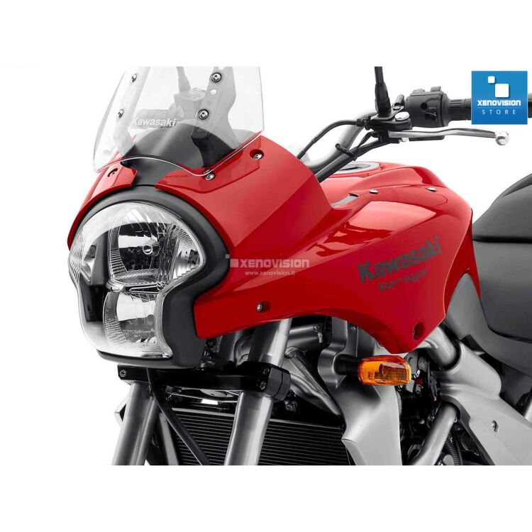 <p>Kit Xenon 35W specifico per il faro del Kawasaki Versys dal 2006 in poi. Plug&amp;Play zero spie, contiene tutto l'occorrente. Luce Bianco Solare 5000k.</p>