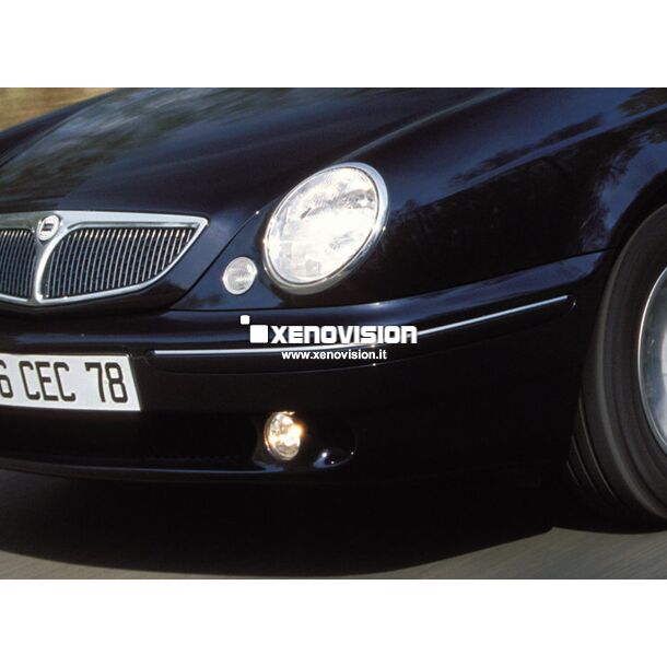 <p>Kit Xenon Focus Pro Korea 35W specifico per il faro della Lancia Lybra e Luci Posizione Led in tinta. Plug&amp;Play zero spie, contiene tutto l&#39;occorrente. Luce Bianco Solare 5300k.</p>
