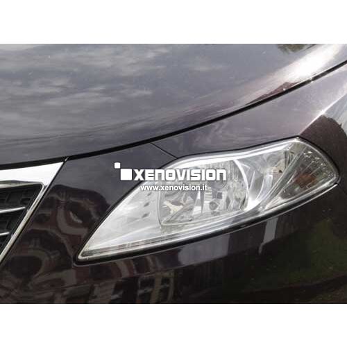 <p>Kit BiXenon 35W specifico per il faro della Lancia Ypsilon 2011 in poi e Luci Posizione a Led in tinta. Plug&amp;Play zero spie, contiene tutto l'occorrente. Luce Bianco Lunare 6000k.</p>