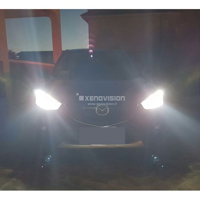 Kit Xenon specifico per il faro della Mazda CX-5 dal 2012 in poi. Plug&amp;Play zero spie, contiene tutto l&#39;occorrente. Luce Bianco Solare 5000k.