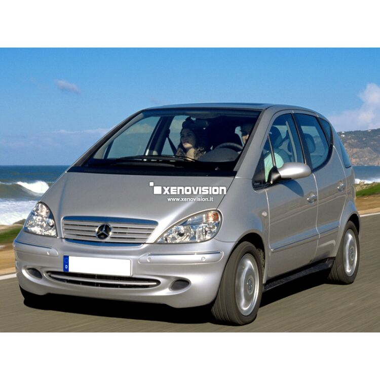 Kit Xenon Focus Pro Korea 35W specifico per il faro della Mercedes Classe A W168 dal 1997 al 2004. Plug&amp;Play zero spie, contiene tutto l&#39;occorrente. Luce Bianco Lunare 6100k.