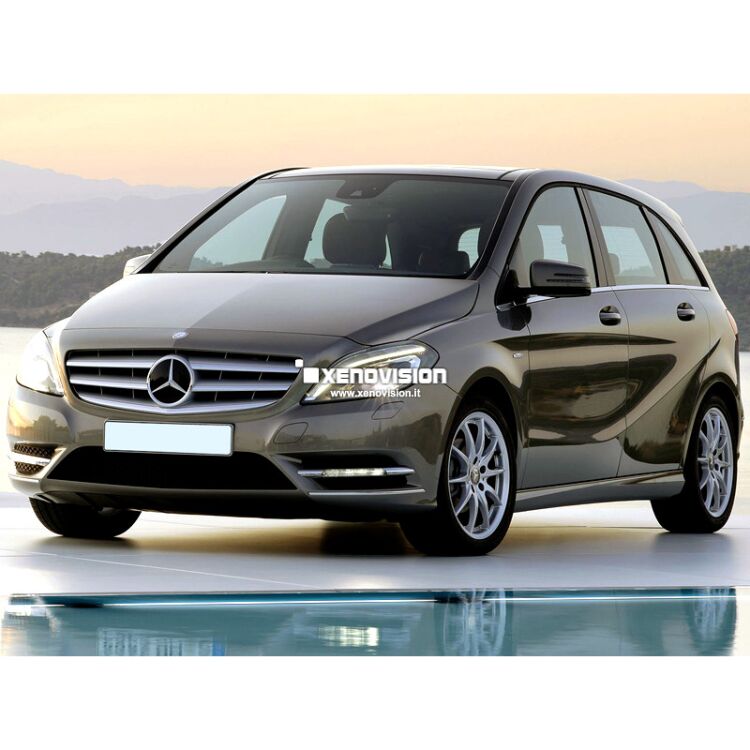 <p>Kit Xenon 35W specifico per il faro della Mercedes Classe B W246. Plug&amp;Play zero spie, contiene tutto l&#39;occorrente. Luce Bianco Lunare 6000k.</p>