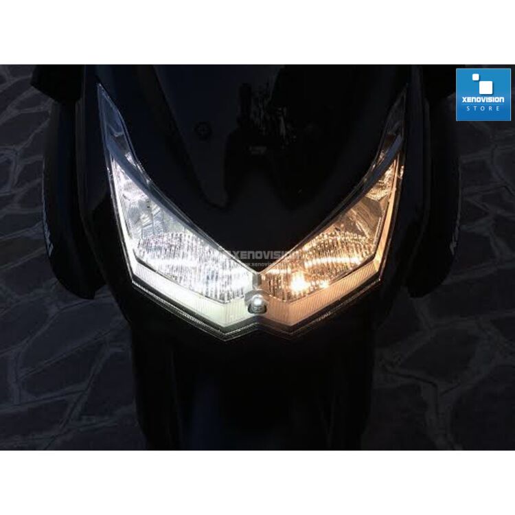 <p>La pi&ugrave; piccola centralina di sempre. Massima robustezza,  affidabilit&agrave;, controllo digitale a 64Bit esclusivo XENOVISION - Kit xeno monolampada completo, modello 2011. Kit composto da una lampada ed una  centralina.<br />Canbus: <strong>NO</strong> | Garanzia centralina: <strong>3</strong> <strong>Anni</strong> | Professionale, Ultrasottile.&nbsp;</p>