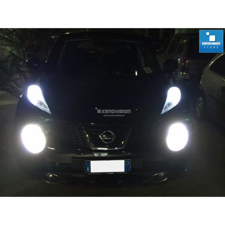 <p>Kit Xenon 55W specifico per il faro della Nissan Juke e Luci Posizione a Led in tinta. Plug&amp;Play zero spie, contiene tutto l&#39;occorrente. Luce Bianco Lunare 6000k.</p>