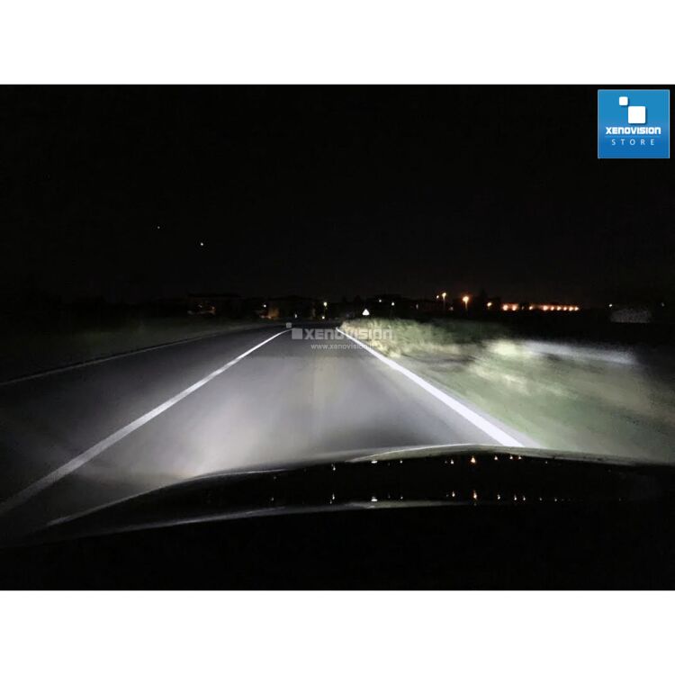 <!DOCTYPE html>
<html>
<head>
</head>
<body>
<p>Kit Xenon 35W specifico per il faro della Opel Insignia dal 2013 al 2015 con introvabili lampade specifiche, 5000k. Plug&amp;Play zero spie, contiene tutto l'occorrente. Luce Bianco Lunare 6000k.</p>
</body>
</html>