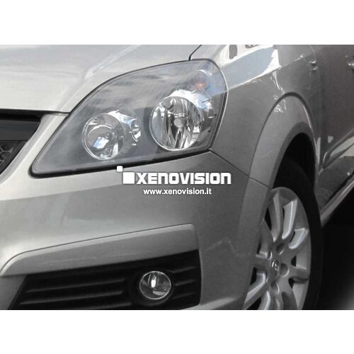 <p>Kit Xenon 35W &nbsp;e Luci Posizione a Led in tinta, specifico per il faro della Opel Zafira B dal 2005 al 2011. Plug&amp;Play zero spie, contiene tutto l&#39;occorrente. Luce Bianco Lunare 6000k.</p>