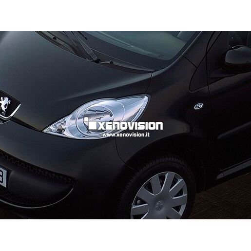 <p>Kit BiXenon 35W specifico per il faro della Peugeot 107. Plug&amp;Play zero spie, massima protezione tergicristalli. Luce 6000k</p>