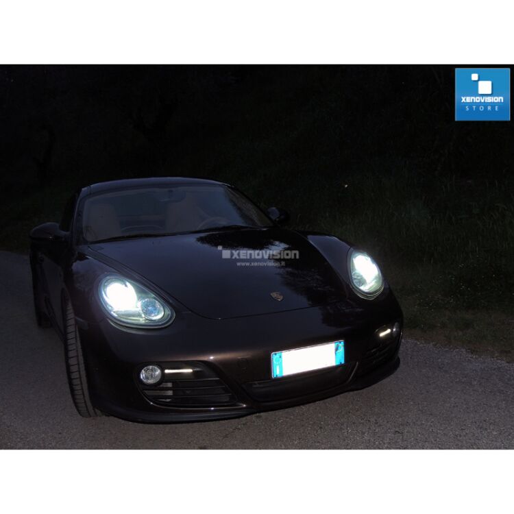 <p>Kit Xenon 35W specifico per il faro della Porsche&nbsp;Boxster Cayman 987 dal 2009 al 2012. Plug&amp;Play zero spie, contiene tutto l&#39;occorrente. Luce Bianco Lunare 6100k.</p><p>&nbsp;</p>