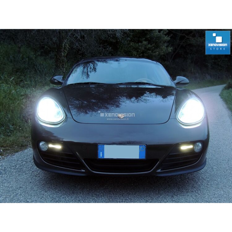 <p>Kit Xenon 35W specifico per il faro della Porsche&nbsp;Boxster Cayman 987 dal 2009 al 2012. Plug&amp;Play zero spie, contiene tutto l&#39;occorrente. Luce Bianco Lunare 6100k.</p><p>&nbsp;</p>