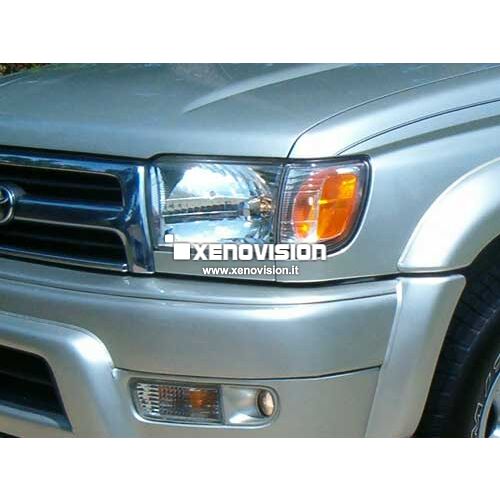 <p>Kit BiXenon 35W specifico per il faro della Toyota 4Runner e Luci Posizione Led in tinta. Plug&amp;Play zero spie, contiene tutto l&#39;occorrente. Luce Bianco Lunare 6000k.</p>
