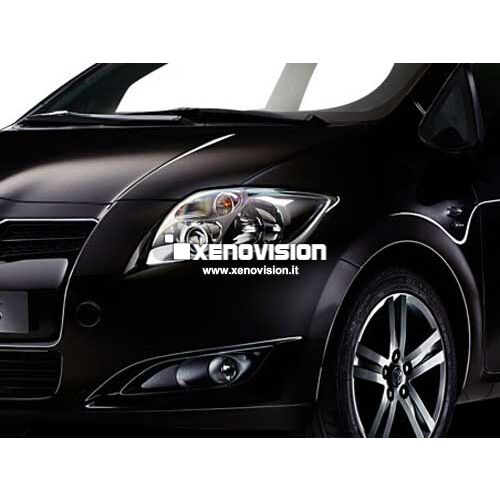 <p>Kit Xenon 35W specifico per il faro della Toyota Auris e Luci Posizione Led in tinta. Plug&amp;Play zero spie, contiene tutto l'occorrente. Luce Bianco Lunare 6000k.</p>