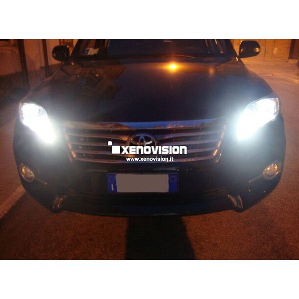 <p>Kit Xenon 35W specifico per il faro della RAV 4 e Luci Posizione a Led in tinta. Plug&amp;Play zero spie, contiene tutto l'occorrente. Luce Bianco Solare 5000k.</p>
<div>&nbsp;</div>
<p>&nbsp;</p>