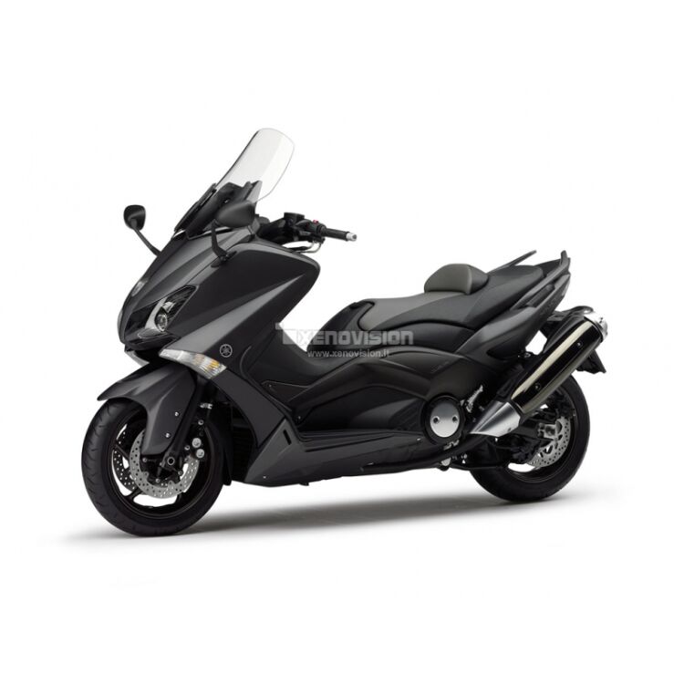 Kit Xenon 35W specifico per il faro del Yamaha T-Max 530 dal 2012 in poi. Plug&amp;Play zero spie, contiene tutto l&#39;occorrente. Luce Bianco Solare 5000k.