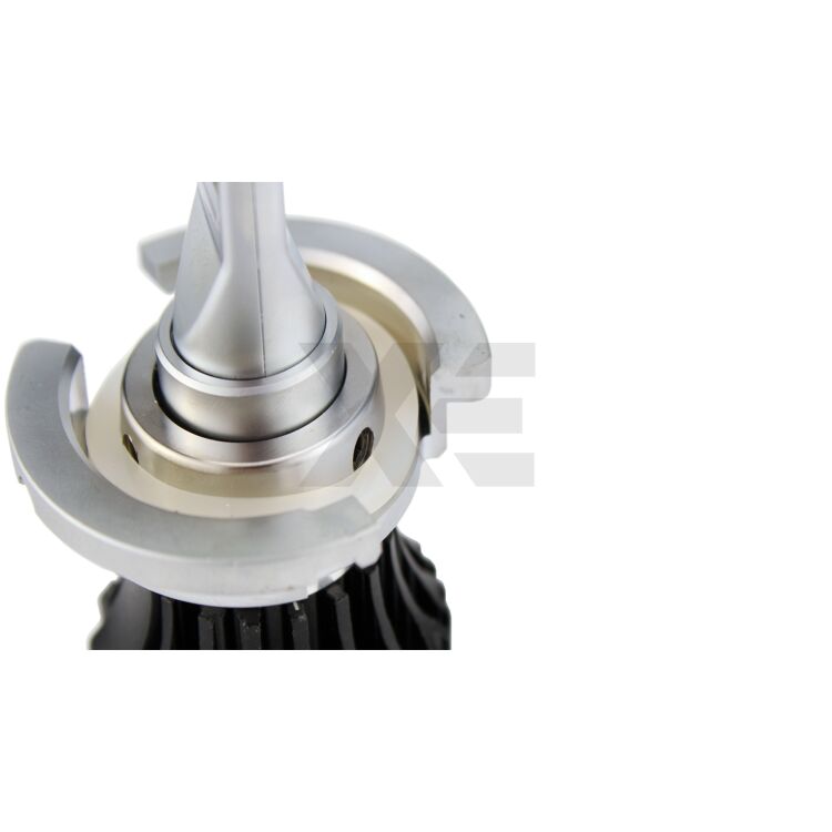 <!DOCTYPE html>
<html>
<head>
</head>
<body>
<p>Dimentica gli adattatori. Forma dell'intera lampada su misura per Kuga.&nbsp;</p>
</body>
</html>