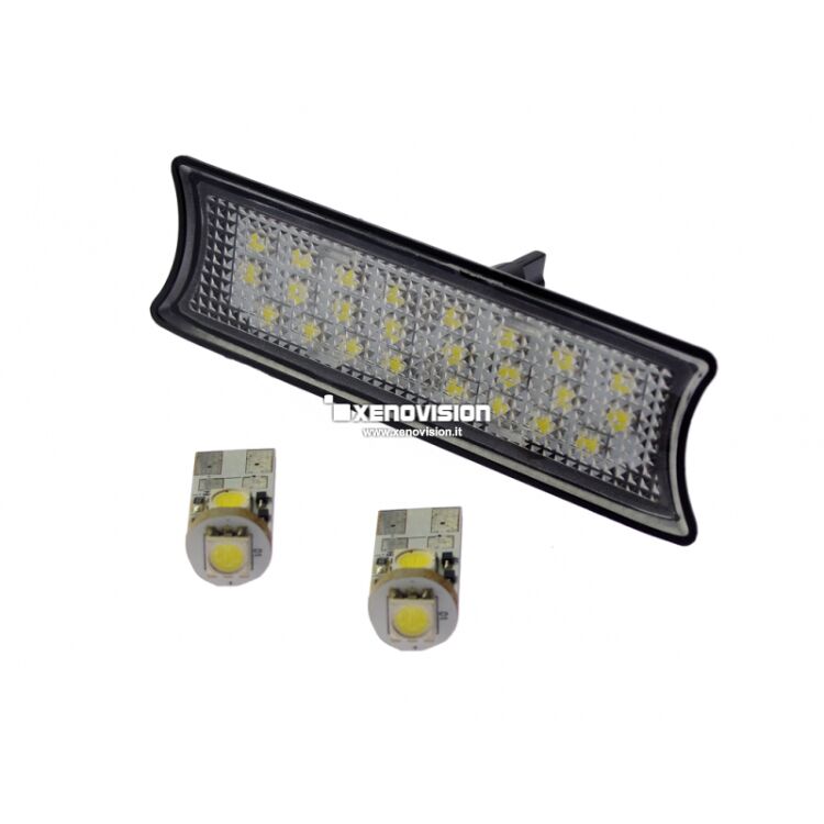 <p>Kit Led Luci Cortesia per BMW E90 E91 E92. Rimpiazzano Plug&amp;Play le lampadine delle vostre plafoniere sul soffitto dell'auto, aumentando notevolmente la luminosit&agrave; dell'interno, con un'illuminazione di un bianco purissimo 6000k. Qualit&agrave; Garantita Xenovision.</p>
