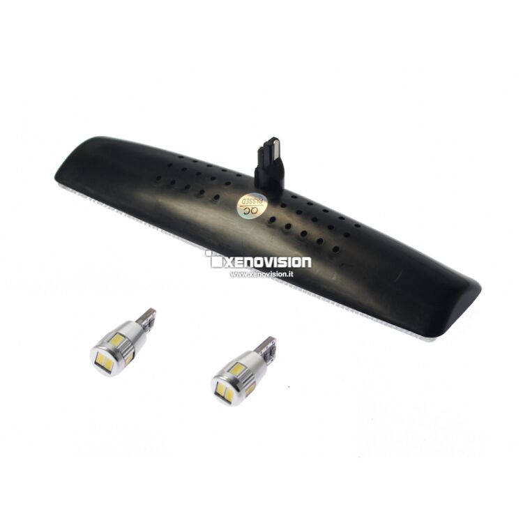 Kit Led Luci Cortesia Anteriori&nbsp;per BMW F04 F25 F10 X3. Rimpiazzano Plug&amp;Play le lampadine delle vostre plafoniere sul soffitto dell&#39;auto, aumentando notevolmente la luminosit&agrave; dell&#39;interno, con un&#39;illuminazione di un bianco purissimo 6000k. Qualit&agrave; Garantita Xenovision.