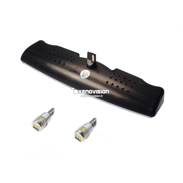 Kit Led Luci Cortesia Posteriori per BMW F10 F01 F02 F03. Rimpiazzano Plug&amp;Play le lampadine delle vostre plafoniere sul soffitto dell&#39;auto, aumentando notevolmente la luminosit&agrave; dell&#39;interno, con un&#39;illuminazione di un bianco purissimo 6000k. Qualit&agrave; Garantita Xenovision.
