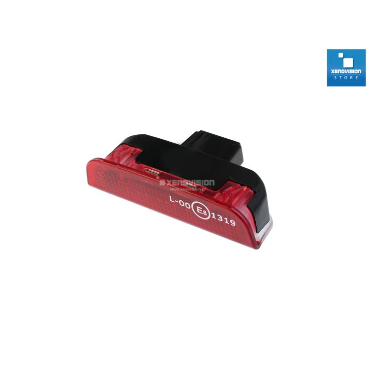 <p><strong>600 Lumen&nbsp;</strong>Una coppia di placche Led Plug&amp;Play Ultraluminose per luci pozzanghera/sottoporta POSTERIORI VolksWagen, Seat, Skoda. Rimpiazza i punti luce esistenti, zero spie. Installazione semplicissima.</p>
