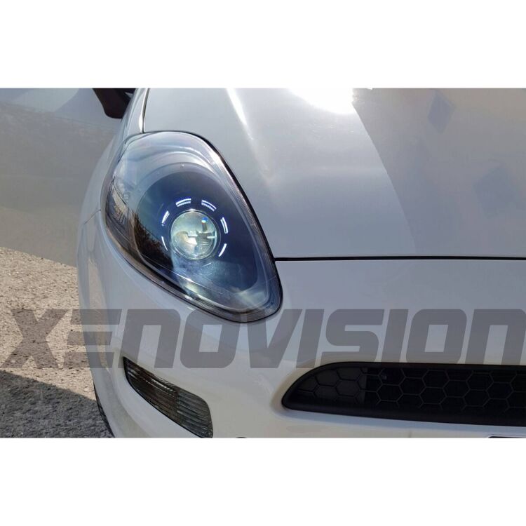 <p>Kit Retrofit HID completo con Proiettori Morimoto Mini D2S e Kit Xenon PhemonXT.</p>