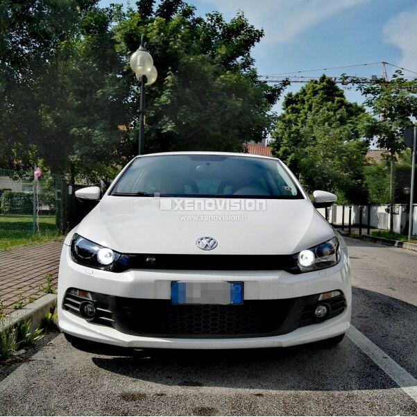 <strong>LED </strong><strong>Luce Bagagliaio Land rover Range rover II (P38A) 1994 - 2002</strong> . Due lampade LED P21W effetto Stealth, ottima resa in ogni direzione, Qualità Massima.