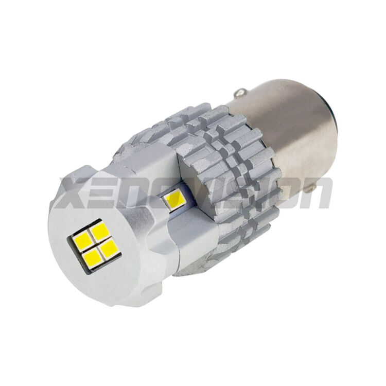 FINE SERIE: NO GARANZIA <p><strong>3x più luce.</strong> Una lampada LED P21W per Frecce. Richiede resistenze per eliminare lampeggio rapido. Qualità Massima.</p>
