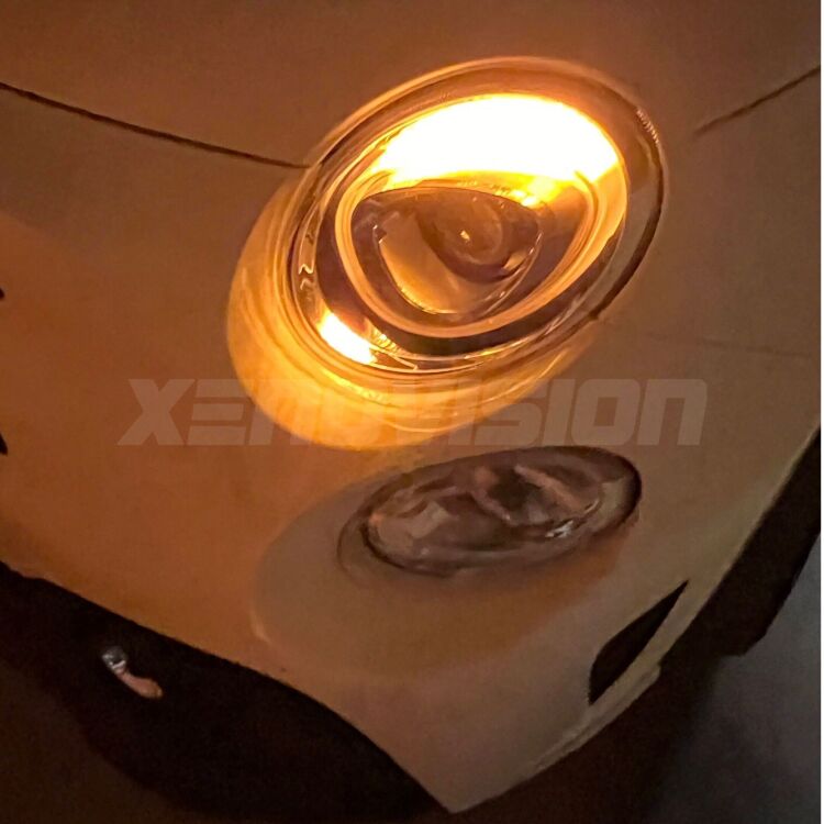 <strong>Freccia Anteriore LED no-spie per Audi A6</strong> C7 fari xenon I serie. Coppia lampade <strong>PSY24W</strong> modello Apex no Hyperflash.