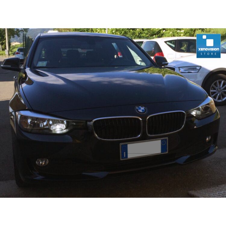 <strong>Kit luci diurne LED per BMW Serie-3</strong> F30, F80 2015 - 2019. Lampade <strong>PW24W</strong> Canbus di Xenovision.