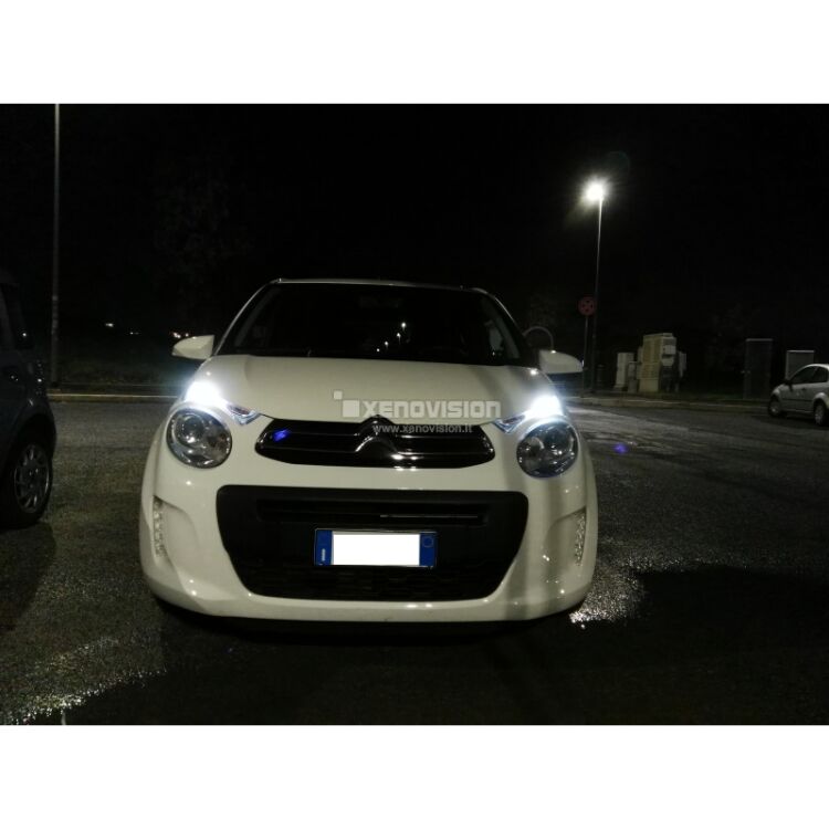 <strong>Luce Targa LED Mazda MX-5 II</strong> NB 1998 - 2005: ottima luminosità a 360 gradi. Si inseriscono ovunque. Canbus, Top Quality.