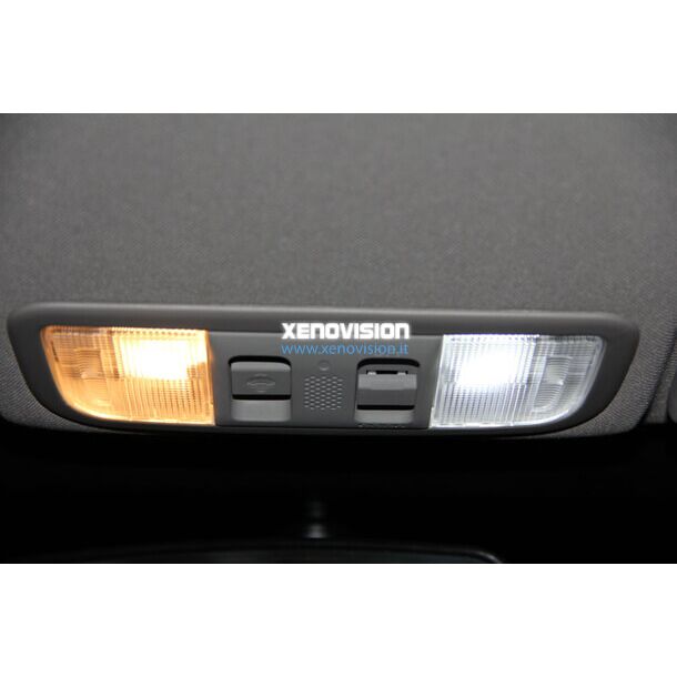 <strong>LED luce bagagliaio w5w per Dacia Jogger</strong>  2021 in poi. Una lampadina <strong>w5w</strong> canbus luce bianca 6000k modello Aura Xenovision.