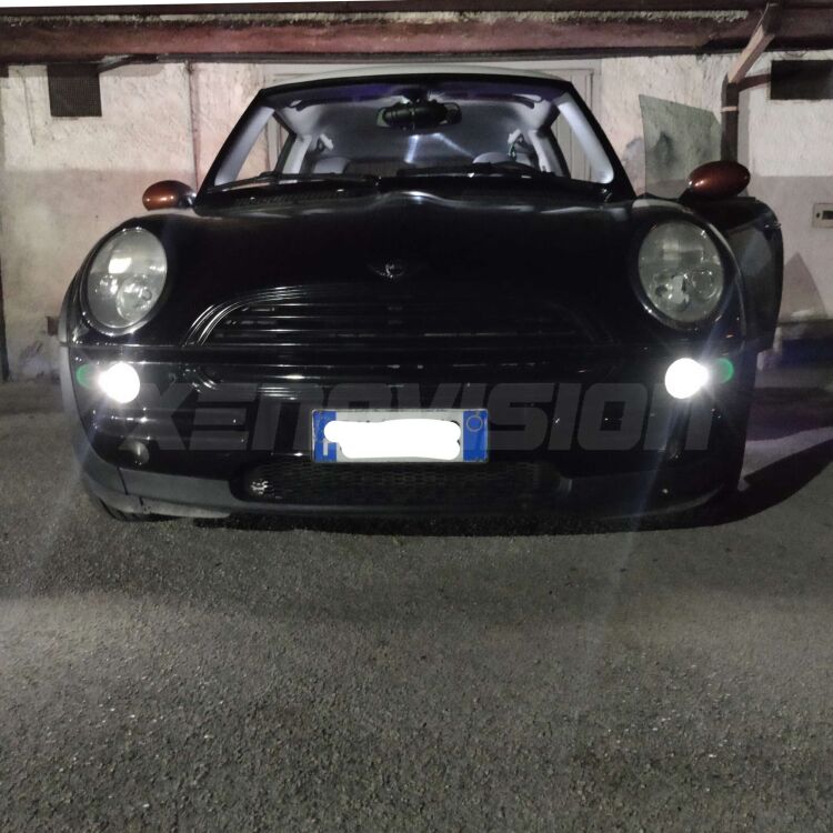 <strong>luce targa LED per Fiat Sedici</strong>  2006 - 2014. Coppia lampadine <strong>w5w</strong> Canbus compatte modello Fly Xenovision.