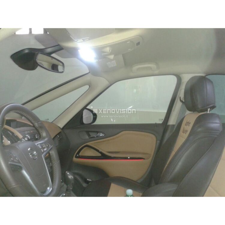 <strong>LED luce targa per Isuzu MU-X</strong> Mk1 2013 - 2019. Lampade <strong>W5W</strong> modello X-Tee Xenovision top di gamma.