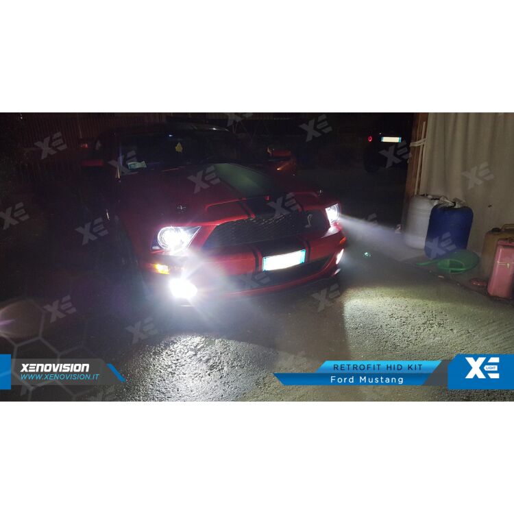 <p>Kit Retrofit HID completo con Proiettori Xenovision X-Blade e Kit Xenon PhemonXT.</p>