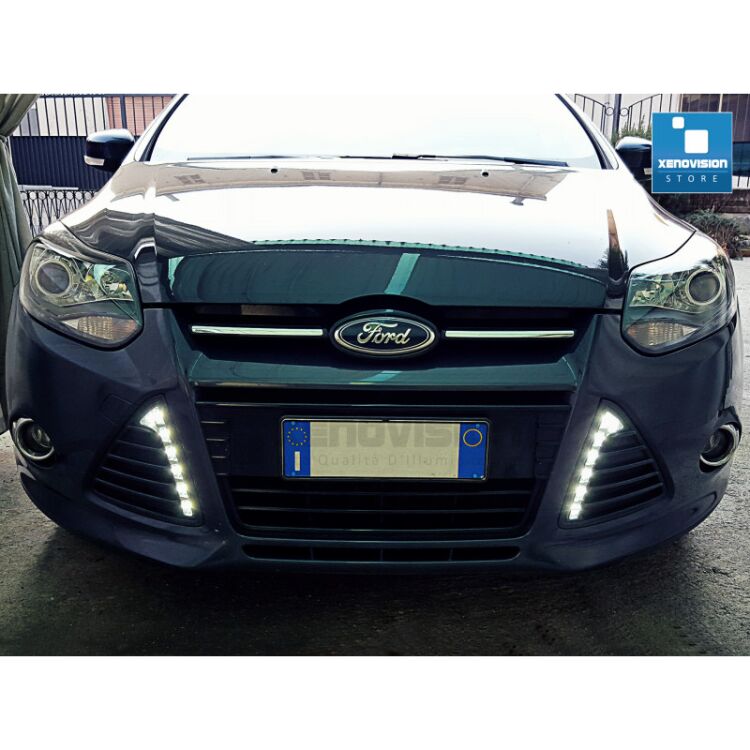 <p>Kit Retrofit HID completo con Proiettori Xenovision X-Blade e Kit Xenon PhemonXT.</p>